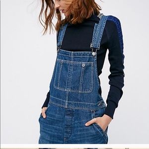 Free People Denim Overalls 🔥☀️🙌🏼❤️